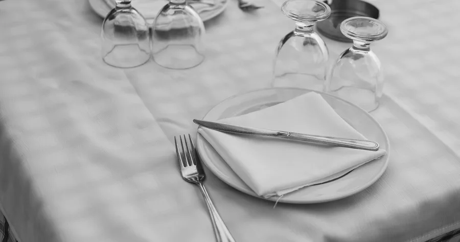Panduan Lengkap Memilih Peralatan Makan untuk Restoran Roti Artisan: Material, Desain, dan Strategi Presentasi yang Memukau