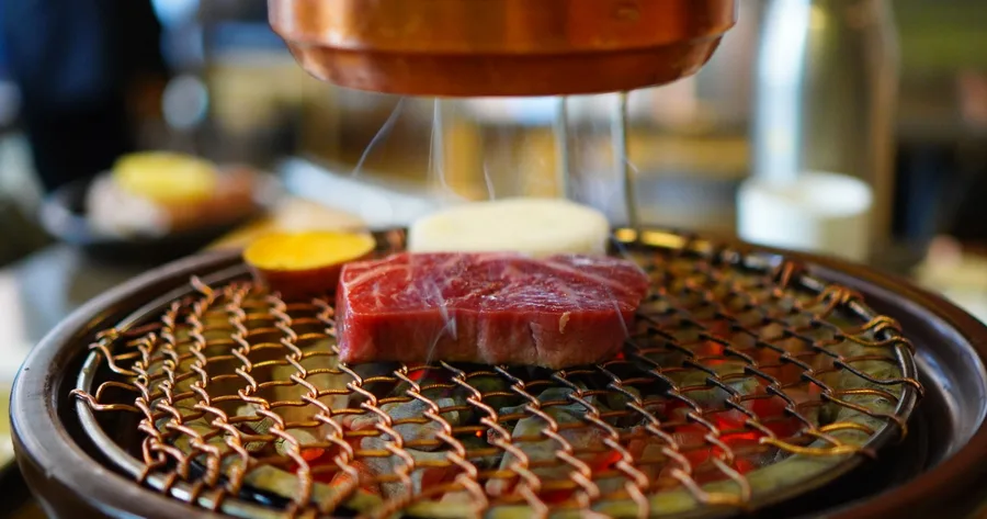 Panduan Lengkap Memilih Peralatan Makan untuk Restoran Grill & Steakhouse: Material Tahan Panas, Desain Prestisius, dan Strategi Presentasi Premium