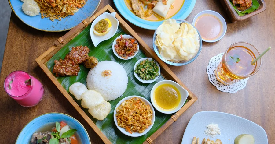 Panduan Lengkap Memilih Peralatan Makan untuk Restoran Nasi Kuning: Material, Ukuran, dan Strategi Presentasi yang Menggugah Selera