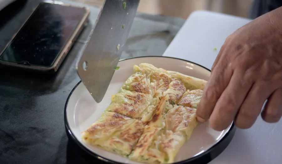 Panduan Lengkap Memilih Peralatan Makan untuk Restoran Roti Cane: Material, Desain, dan Strategi Presentasi yang Menggugah Selera
