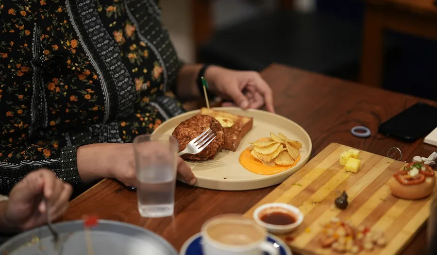 Panduan Lengkap Memilih Peralatan Makan untuk Restoran Roti Bakar: Material, Desain, dan Strategi Presentasi yang Menggugah Selera