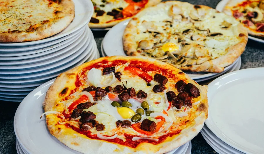 Panduan Lengkap Memilih Peralatan Makan untuk Restoran Pizzeria: Material Tahan Panas, Desain Autentik, dan Strategi Presentasi yang Memukau