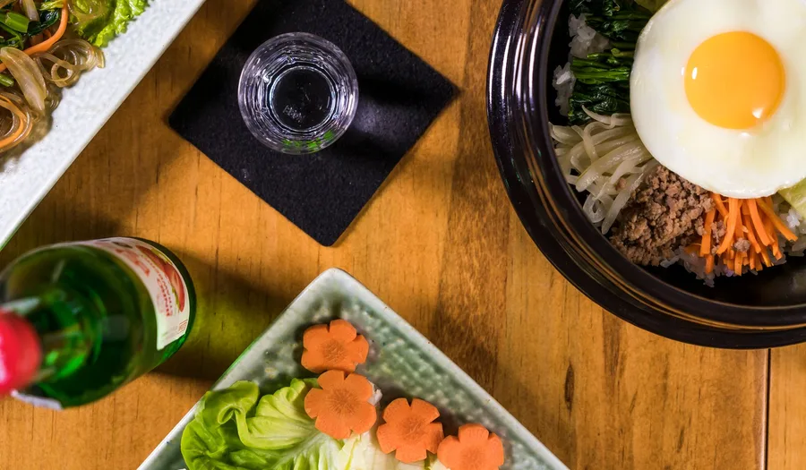 Panduan Lengkap Memilih Peralatan Makan untuk Restoran Bibimbap: Material Tahan Panas, Desain Autentik, dan Strategi Presentasi yang Menggugah Selera