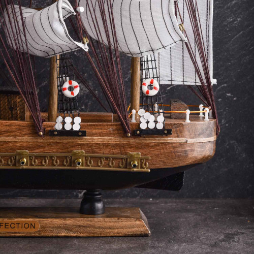 Miniature Sailing Ship Room Décor 7