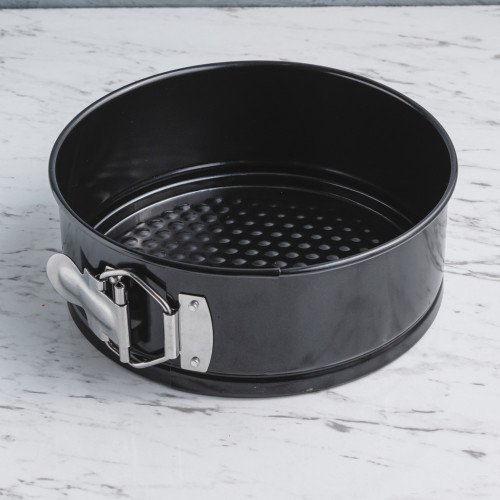 Honeycomb Cake Mould Round Black 7"
