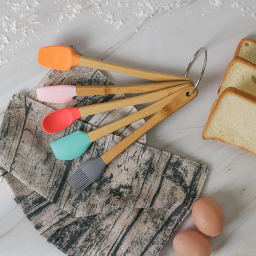 Multicolor Silicone Scrapper and Brush Set 4