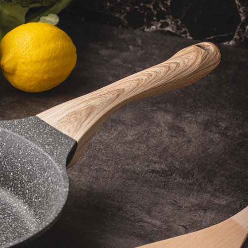 Boreine Classic Frying Pan 24cm with Lid 4