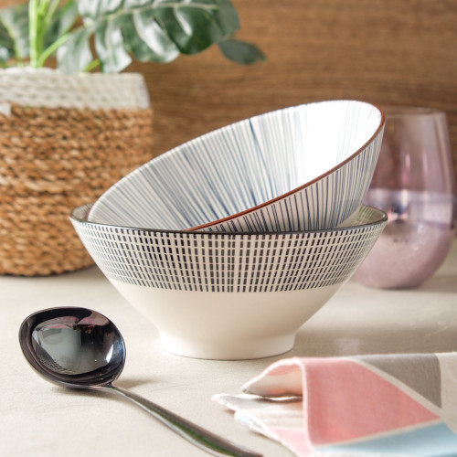 Tokusa Salad Bowl 7" - Black Dots 6