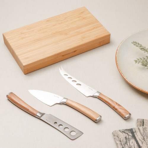 Oakgrip 3-pieces Steel Cheese Knife with Bamboo Box