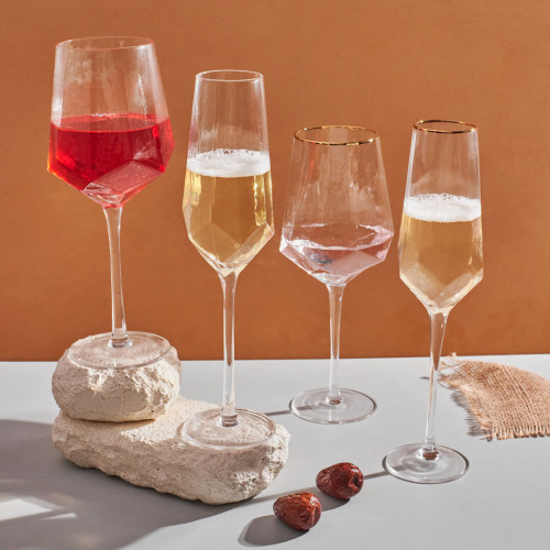 Crown Patterned Wine Glass 570ml - Gold Rim 4