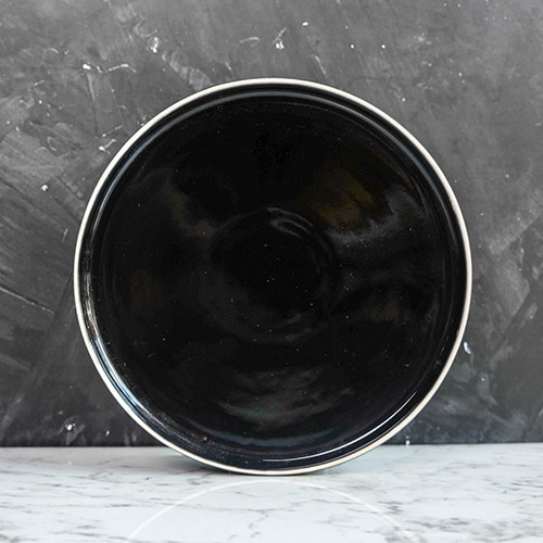 Black Solitude Short Rim Plate 8"