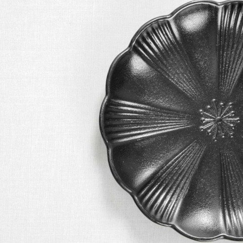 Ikebana Black Sharing Plate 6" 2