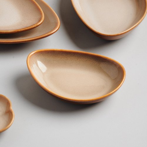 Umbra-Brown Triangular Salad Plate 6" 7