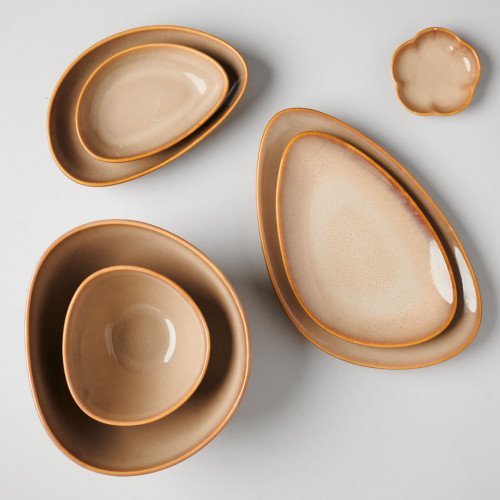Umbra-Brown Triangular Salad Plate 8" 6
