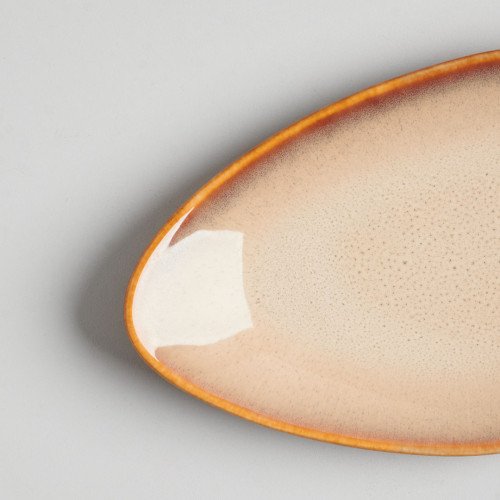 Umbra-Brown Triangular Dinner Plate 11" 2