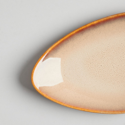 Umbra-Brown Triangular Dinner Plate 11" 2